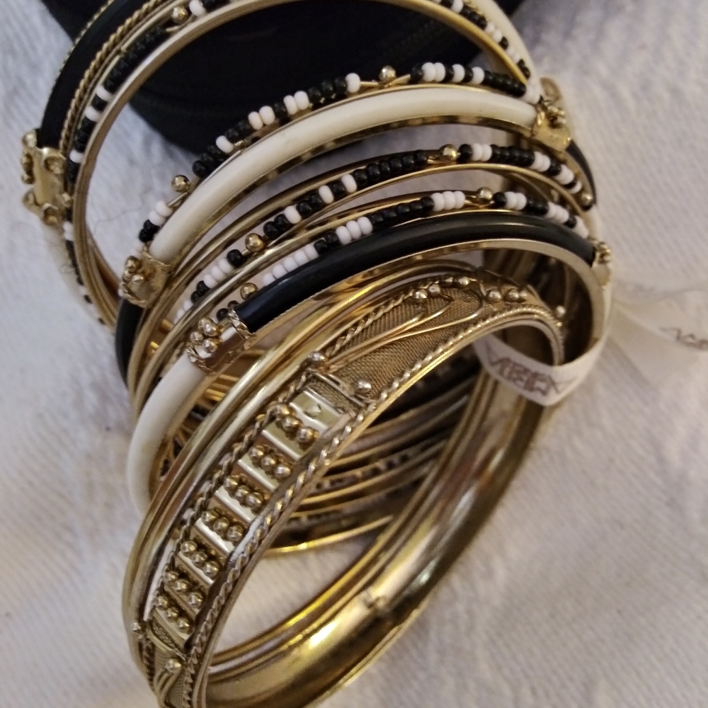 Bracelets - Picture 3 of 4